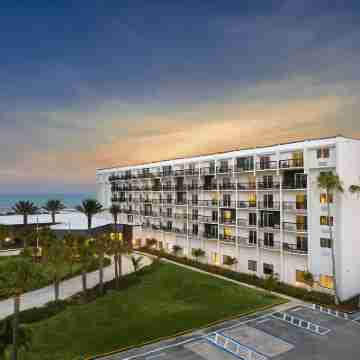 Hilton Garden Inn Cocoa Beach Oceanfront Hotel Exterior