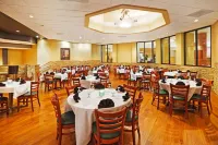 Holiday Inn JOHNSON CITY by IHG - breakfast