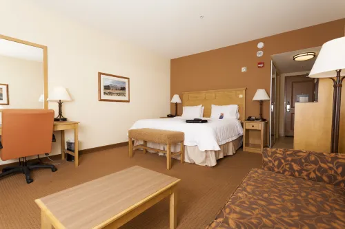 Hampton Inn & Suites Riverton - parking