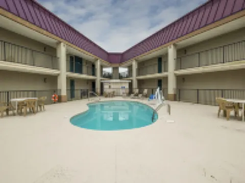 Red Roof Inn Mobile North - Saraland Hotels in Saraland