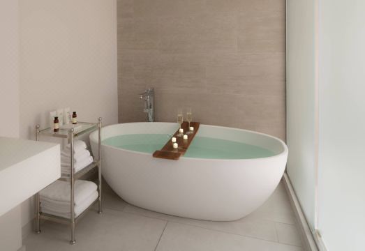 더 로우 호텔 앳 어셈블리 로우, 오토그래프 컬렉션