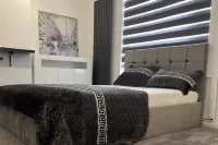 Uppamosluxurious London House With 4 Bedrooms Hôtels à : Rainham