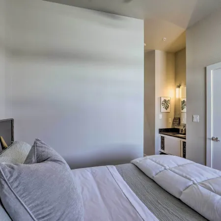 Stylish San Marcos Apt in the Heart of Dwtn!