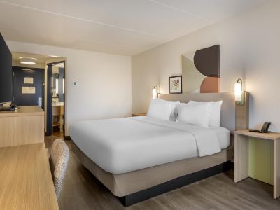 Spark by Hilton Atlanta Airport South College Park