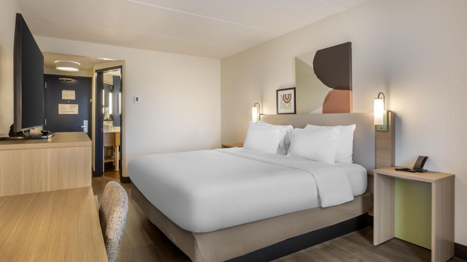 Spark by Hilton Atlanta Airport South College Park