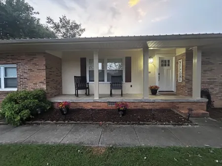 Renovated ranch home, 1850 sf-15 mins to Whacker -25 mins to Chattanooga Airport