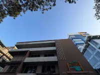 The Metro Pod Backpackers AC Hostel Hotels in 