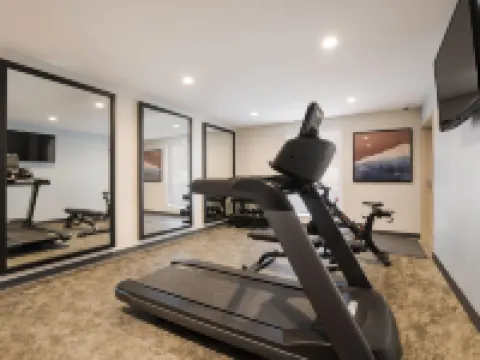 Everhome Suites Corona Hotels in Corona