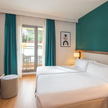 Hotel Elche Centro , Affiliated by Melia Отели рядом с достопримечательностью «Edificio ALTET»