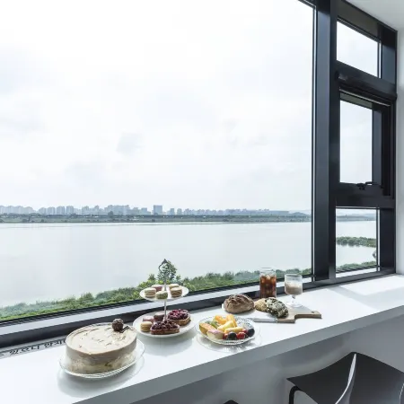 Namyangju River Beach Отели рядом с достопримечательностью «Храм Суджонса»