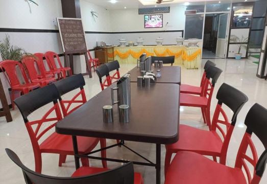 [Hotel Shree Rajrajeshwar Palace의 깔끔한 입구 모습]