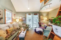 Unique & Artistic Retreat Near Rehoboth Beach! - Apartments