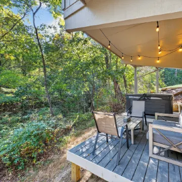 Mountain Escape With Hot Tub & Stargazing 3 Bedroom Cabin