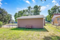 Half-mi to Dtwn Yankton & River: Charming Home! - 3-Star