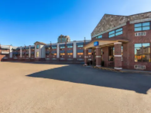 Baymont by Wyndham Downtown Detroit Hotels near The Aretha Franklin Amphitheatre