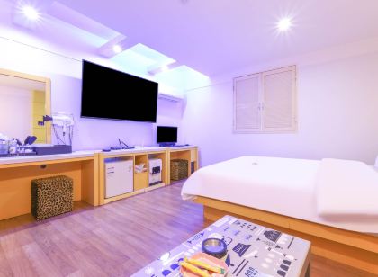 밀양 장미꽃사이로 호텔