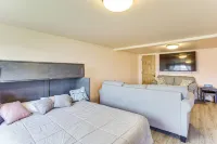 Lake Whatcom House w/ Boat Dock + Mountain View! - Homestays