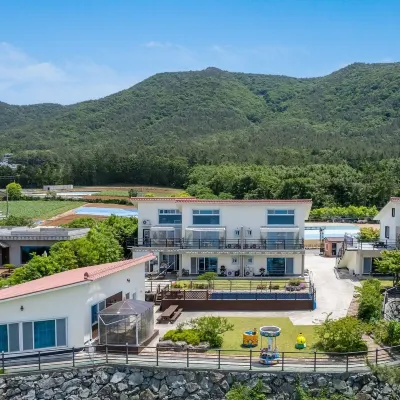 Yeosu Hi Mom Kids Family Pension Black Отели рядом с достопримечательностью «Поле для гольфа The Ocean»
