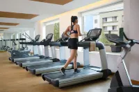 Four Points by Sheraton Hotel & Serviced Apartments, Pune - С тренажерным залом