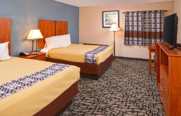 Motel 6 Putnam, CT