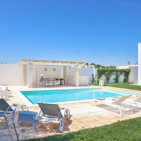 TD Villa Patrizia Pool Alfresco Kitchen
