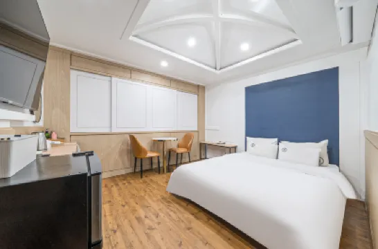 Yeoju Hightel 鄰近明成皇后故居的酒店