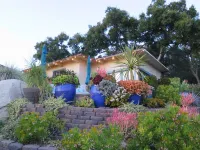 Amazing Panoramic Ocean View Upscale 1-Bdrm Detached Home w Pvt. Hot Tub & Patio