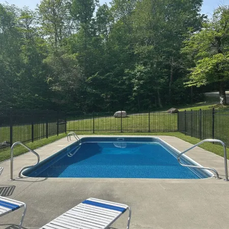 Lodge on the Loop, a pet-friendly retreat with private hot tub & sauna