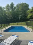 Lodge on the Loop, a pet-friendly retreat with private hot tub & sauna - Pools