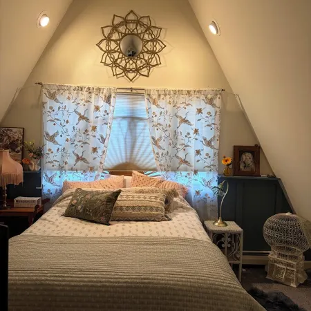 Spacious 5-bedroom country marble chateau in charming Fair Haven Отели в г. Каслтон