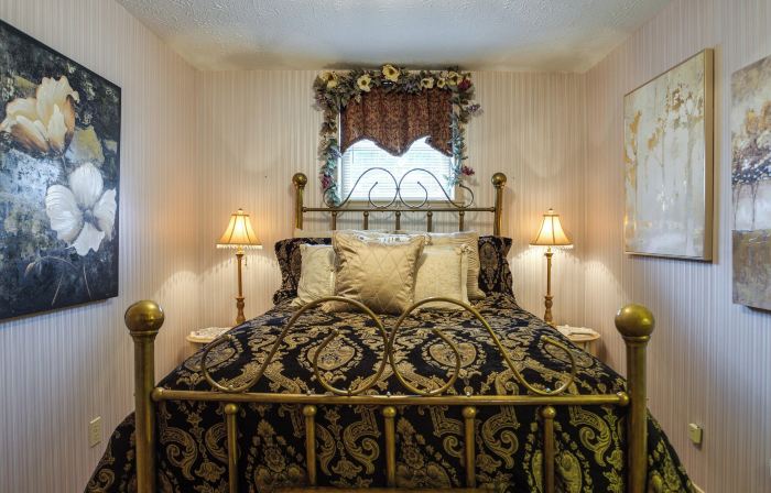 Large & Private Guest House Apt w/ Patio + Views!