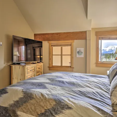 Keystone Condo on Golf Course w/ Mountain View