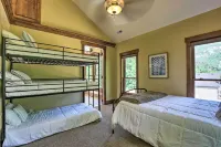 Provo Canyon Cabin 'Treehouse' w/ Mountain Views - Balkoner