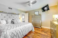 Cozy Singer Island Condo: Walk to Beach & Marina! - parking
