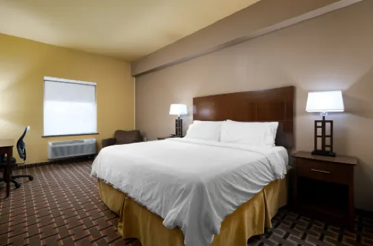 Holiday Inn Express & Suites GEORGE WEST by IHG