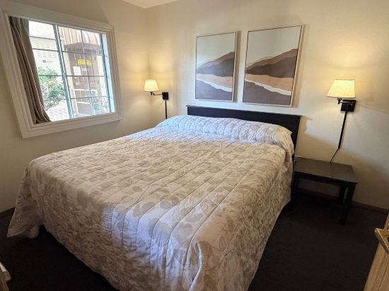 Manor Suites