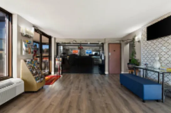 Econo Lodge Hotels in Dumbarton