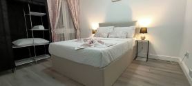 Modern & Stylish Retreat 15 Mins to Central London