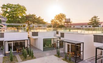 Yangyang Pool Lounge Pension & Glamping