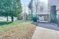 Patio Oasis! Charming 'ivy Cottage' in Tennessee - Homestays