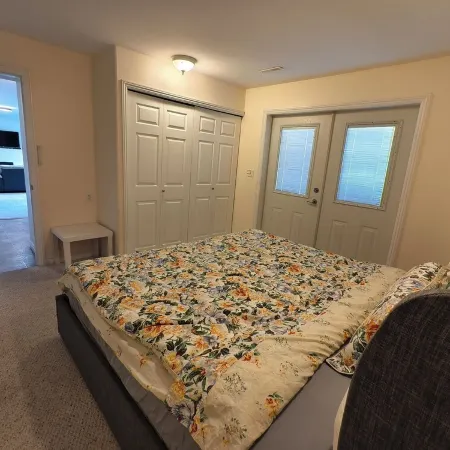 Spacious Family-Friendly Suite Near Cultus Lake with Private Entrance & Patio