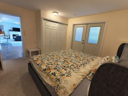 Spacious Family-Friendly Suite Near Cultus Lake with Private Entrance & Patio