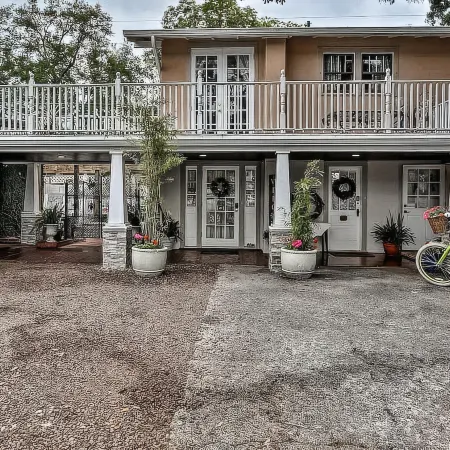 Park Place Inn and Cottages