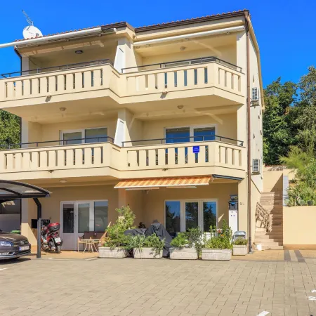 Apartments Petak Novi