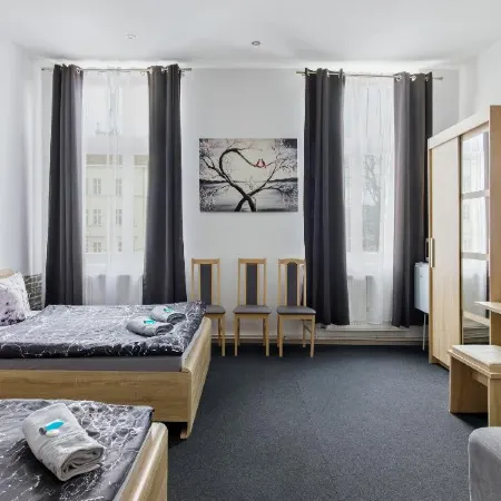 70s Hostel
