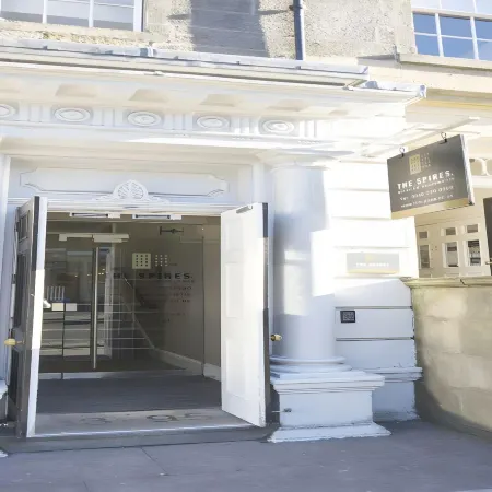The Spires Serviced Apartments Edinburgh Отели рядом с достопримечательностью «Вест-Энд»
