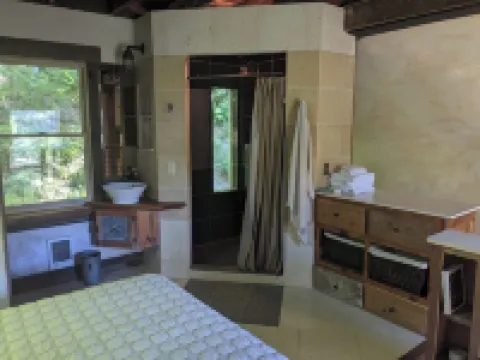 Blue Ghost Hostspring