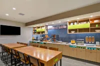 Home2 Suites by Hilton Palmdale - Aamiainen