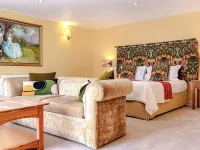 The Pheasant Public House & Hotel Hotels in Halstead