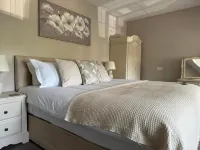 The Anvil Inn Hotels in 